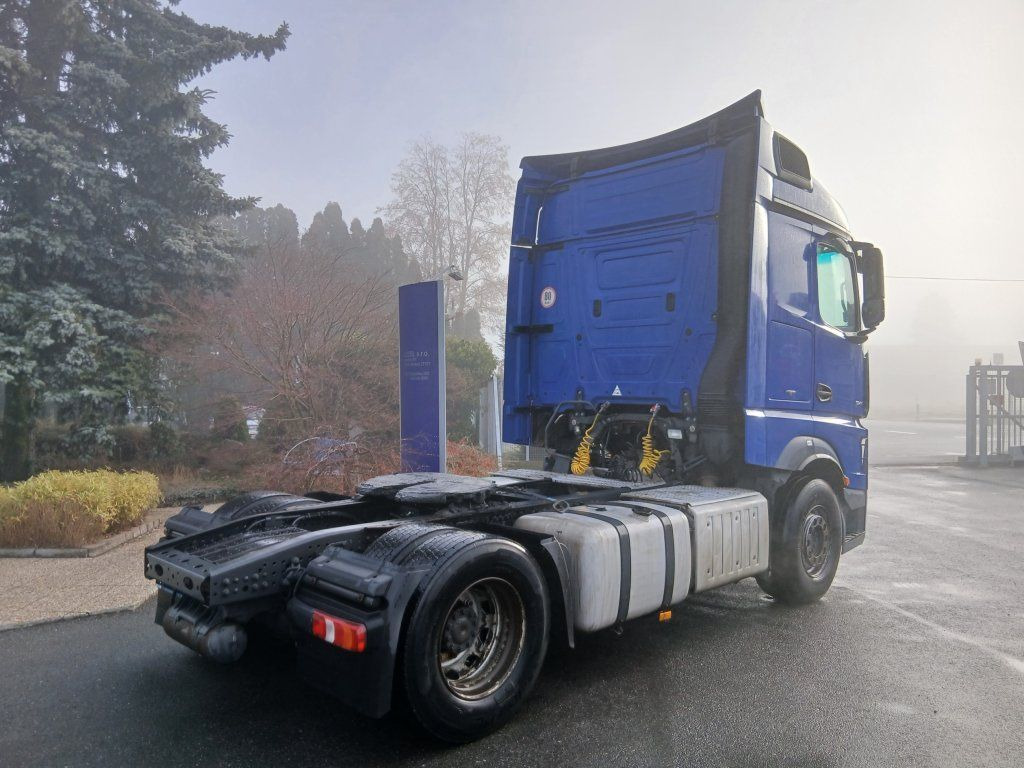 Mercedes-Benz 1845 Actros EURO 6 - Влекач: снимка 4 Mercedes-Benz 1845 Actros EURO 6 - Влекач: снимка 4