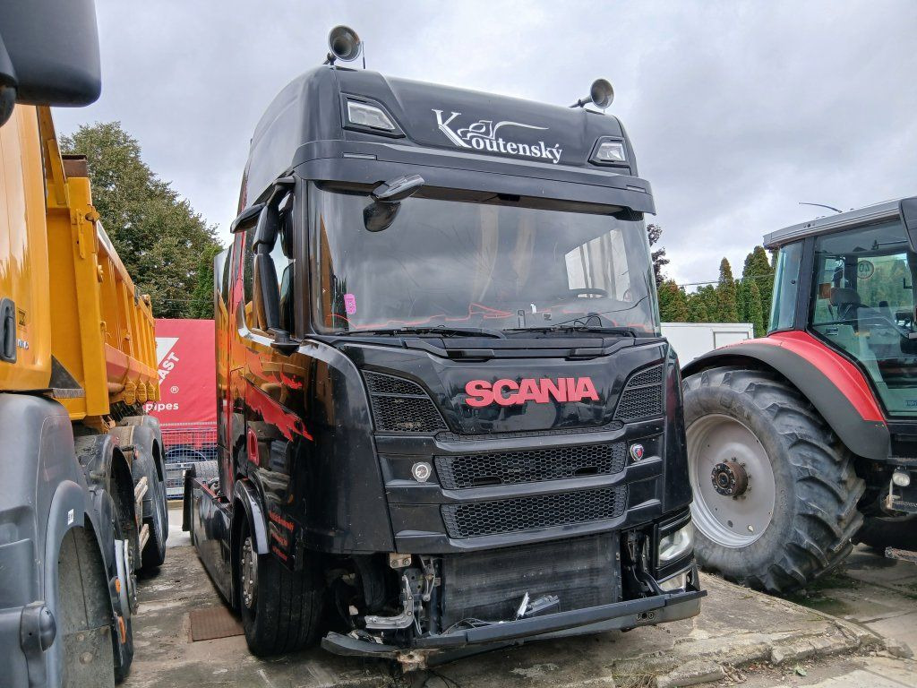 Scania R450 MEGA/lowdeck Unfall / damage - Влекач: снимка 2 Scania R450 MEGA/lowdeck Unfall / damage - Влекач: снимка 2
