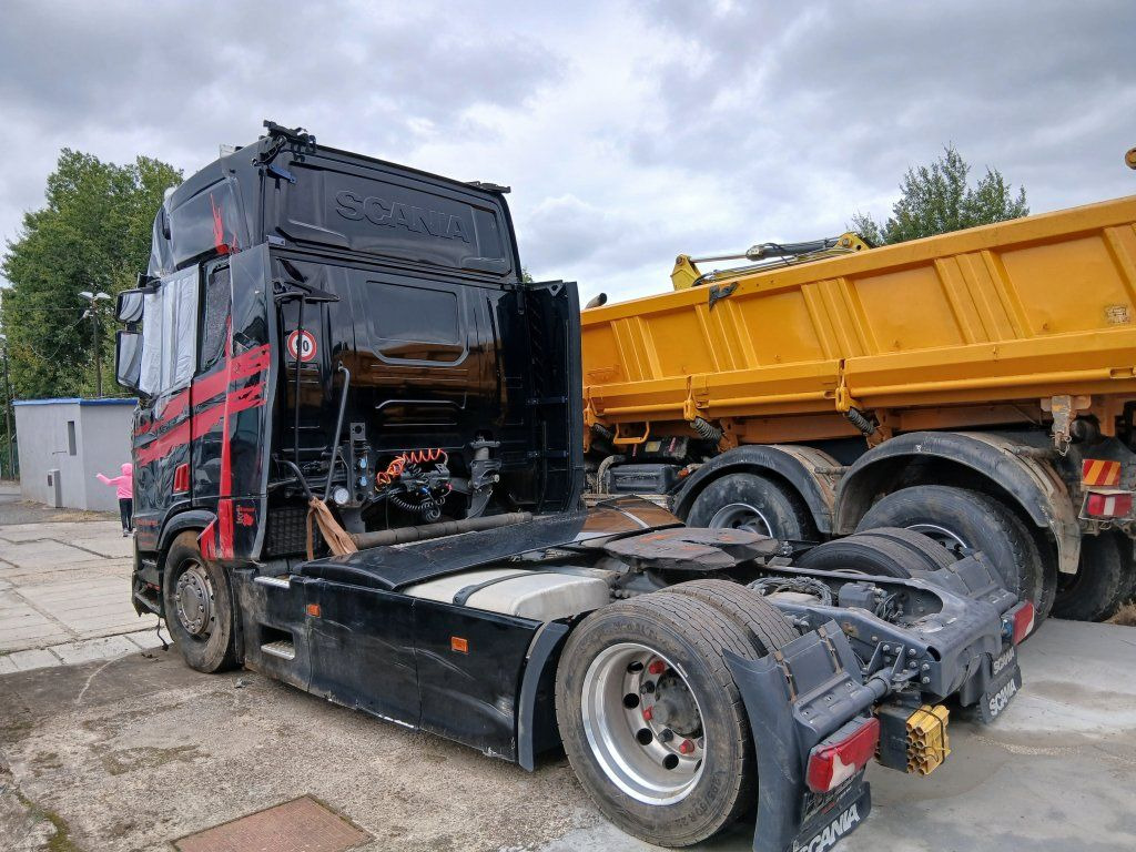Scania R450 MEGA/lowdeck Unfall / damage - Влекач: снимка 3 Scania R450 MEGA/lowdeck Unfall / damage - Влекач: снимка 3