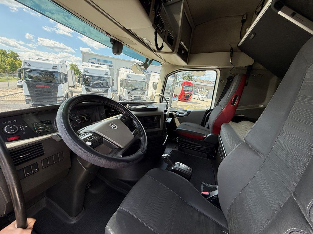 Влекач Volvo FH460 EURO 6 ADR: снимка 11
