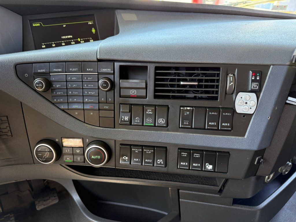 Лизинг на  Volvo FH 16 750 6x4 + Fliegl Volvo FH 16 750 6x4 + Fliegl: снимка 19