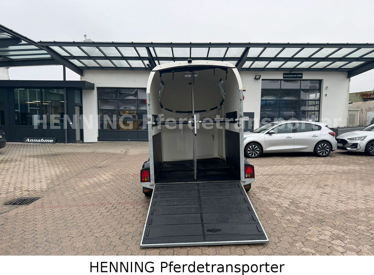 Böckmann 2 - Pferde Anhänger - За превоз на животни ремарке: снимка 5 Böckmann 2 - Pferde Anhänger - За превоз на животни ремарке: снимка 5