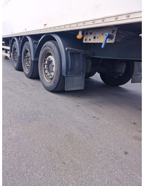 Затворена каросерия полуремарке Fruehauf: снимка 6