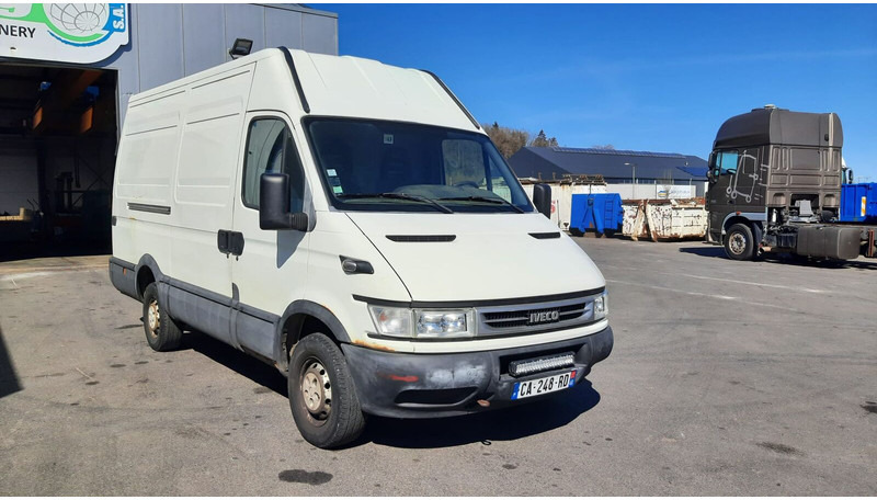 Iveco Daily 35S12 - Товарен бус: снимка 1 Iveco Daily 35S12 - Товарен бус: снимка 1