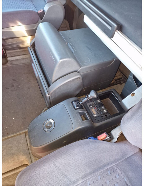 MAN 18.380 - Камион с брезент: снимка 5 MAN 18.380 - Камион с брезент: снимка 5