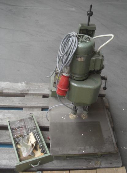 Constantin Hang 136 DK Table Paper Drilling Machine - Печатарско оборудване: снимка 1 Constantin Hang 136 DK Table Paper Drilling Machine - Печатарско оборудване: снимка 1