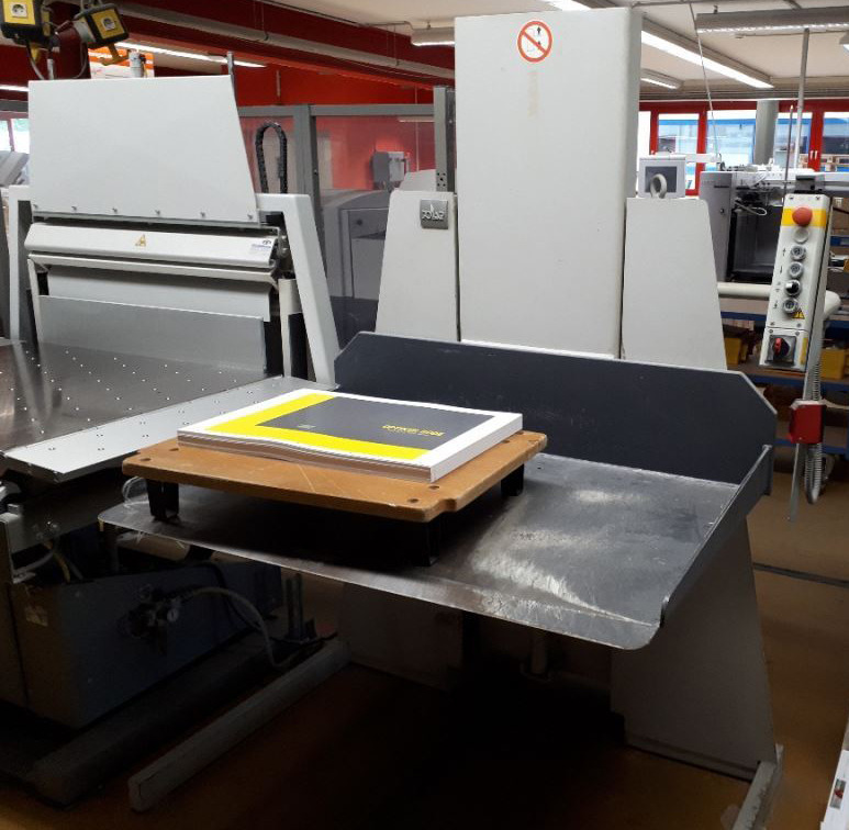 Polar 115 XT cutting line with RA-4 jogger and two LW 1000-4 and LW 1000-4-EV pile lifters and optional counting scale - Машина за рязане на хартия: снимка 3 Polar 115 XT cutting line with RA-4 jogger and two LW 1000-4 and LW 1000-4-EV pile lifters and optional counting scale - Машина за рязане на хартия: снимка 3