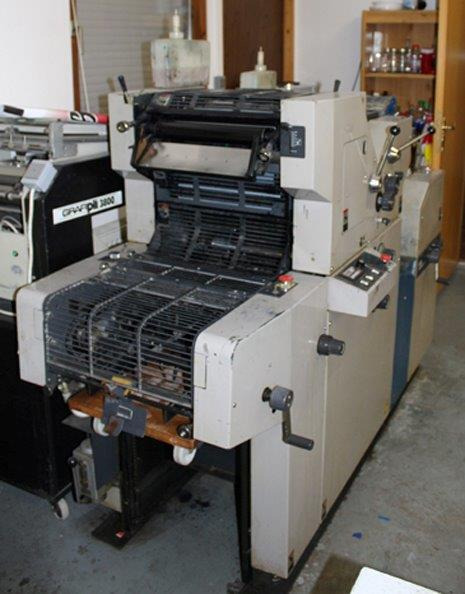 Ryobi 3300 MR two color offset printing machine - Печатарско оборудване: снимка 3 Ryobi 3300 MR two color offset printing machine - Печатарско оборудване: снимка 3