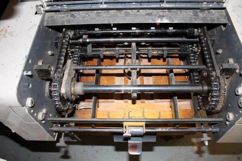 Ryobi 3300 MR two color offset printing machine - Печатарско оборудване: снимка 4 Ryobi 3300 MR two color offset printing machine - Печатарско оборудване: снимка 4