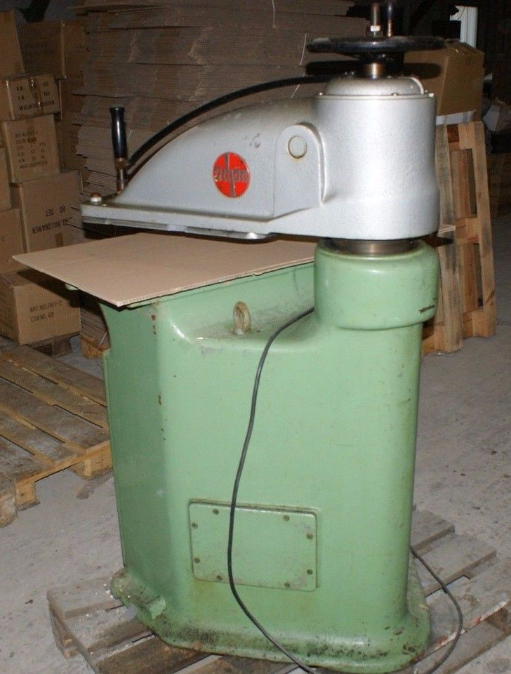 Schoen & Cie Model N 1.1/4-1 Hydraulic Pivot Arm Punch - Печатарско оборудване: снимка 2 Schoen & Cie Model N 1.1/4-1 Hydraulic Pivot Arm Punch - Печатарско оборудване: снимка 2