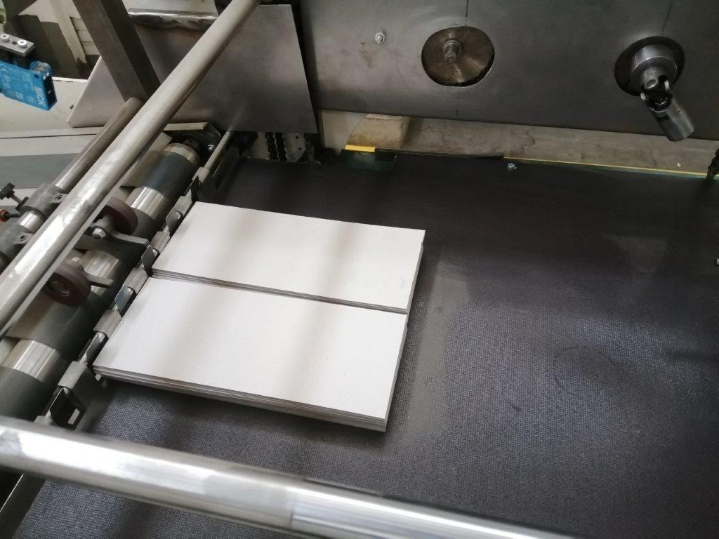 Werner Achilles Sondermaschinenbau - automatic mobile feeder for paper / cardboard - small size up to 50x60 cm - Машина за сгъване: снимка 4 Werner Achilles Sondermaschinenbau - automatic mobile feeder for paper / cardboard - small size up to 50x60 cm - Машина за сгъване: снимка 4