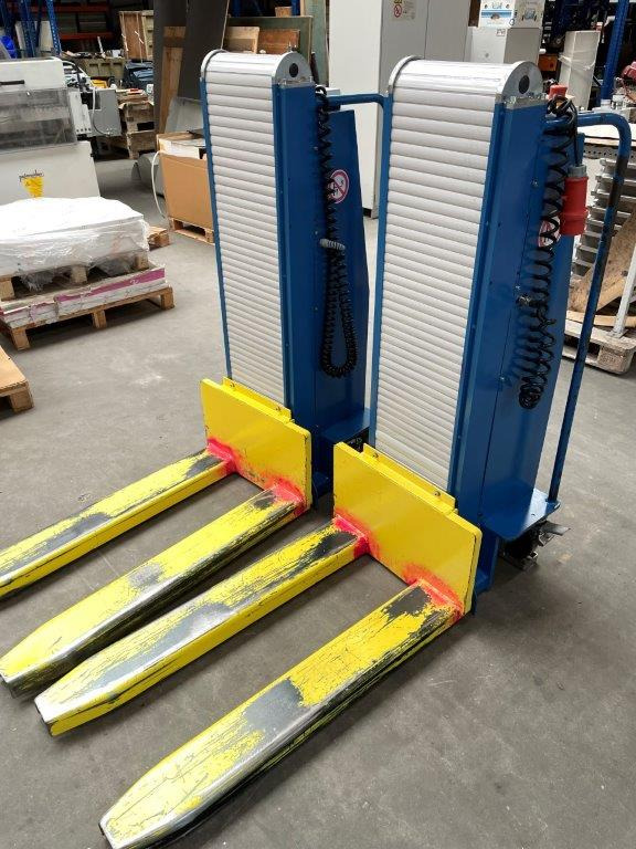 Two electric pallet lifters Butler 1200 - Палетна количка: снимка 1 Two electric pallet lifters Butler 1200 - Палетна количка: снимка 1