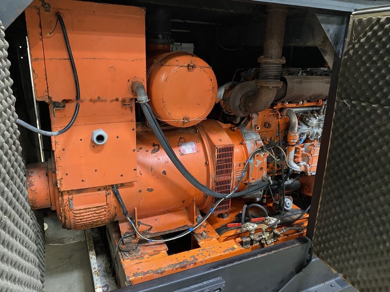 IVECO 250 kVa 8210SRI - Електрогенератор: снимка 4 IVECO 250 kVa 8210SRI - Електрогенератор: снимка 4