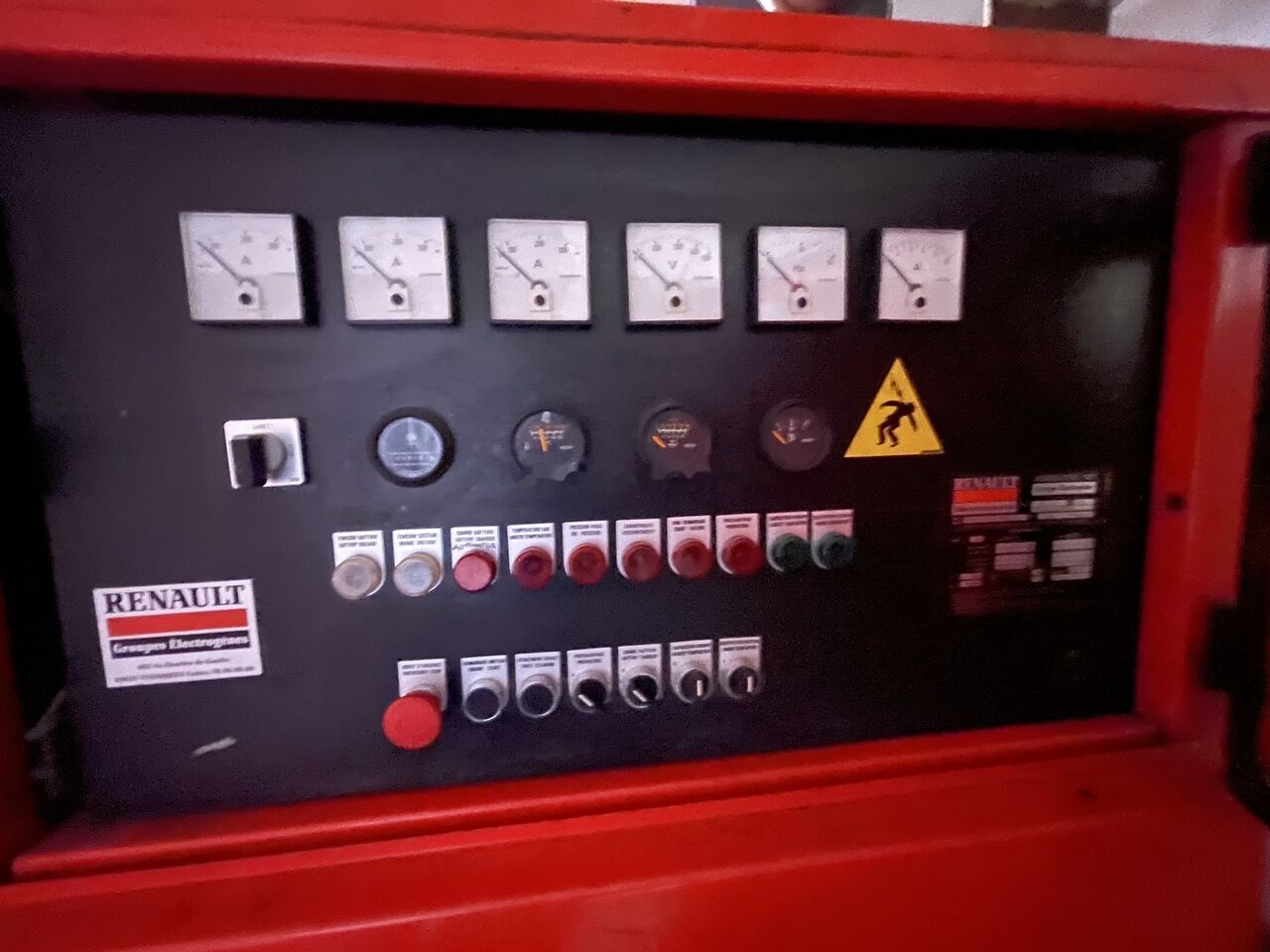 Renault 220 kVa - Електрогенератор: снимка 4 Renault 220 kVa - Електрогенератор: снимка 4