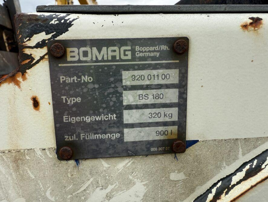 Машина за разпръскване на сол/ Пясък за Комунална/ Специална техника Bomag BW174: снимка 6