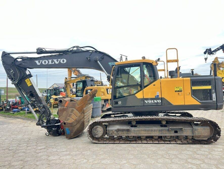 Volvo EC220EL ROTOTILT + LEICA 3D GPS 2xbucket - Верижен багер: снимка 1 Volvo EC220EL ROTOTILT + LEICA 3D GPS 2xbucket - Верижен багер: снимка 1