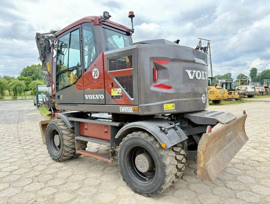 Volvo EWR150E - Колесен багер: снимка 1 Volvo EWR150E - Колесен багер: снимка 1
