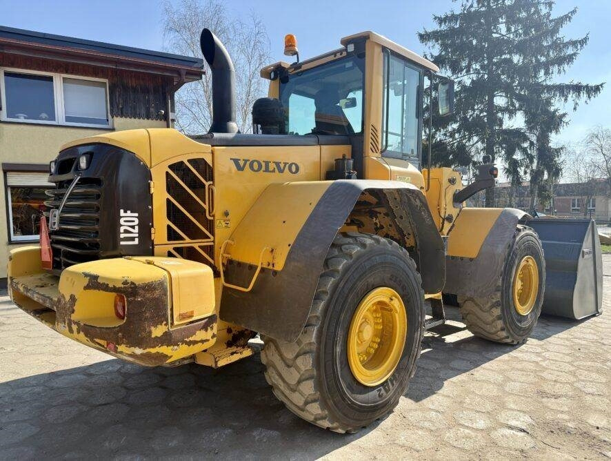 Volvo L120F - Колесен товарач: снимка 4 Volvo L120F - Колесен товарач: снимка 4