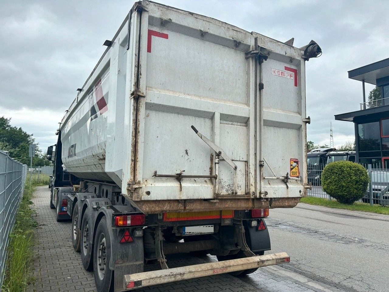 Kempf SKM 35-3 45m³/Stahl /Liftachse/Alufelgen /SAF Kempf SKM 35-3 45m³/Stahl /Liftachse/Alufelgen /SAF - Самосвал полуремарке: снимка 4 Kempf SKM 35-3 45m³/Stahl /Liftachse/Alufelgen /SAF Kempf SKM 35-3 45m³/Stahl /Liftachse/Alufelgen /SAF - Самосвал полуремарке: снимка 4