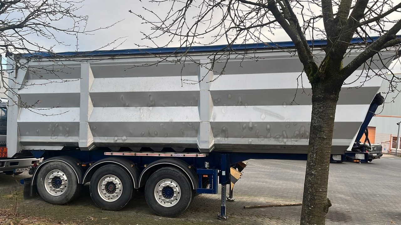 Lück SKF35 45m³ Alufelgen/Liftachse/Scheibenbremse Lück SKF35 45m³ Alufelgen/Liftachse/Scheibenbremse - Самосвал полуремарке: снимка 4 Lück SKF35 45m³ Alufelgen/Liftachse/Scheibenbremse Lück SKF35 45m³ Alufelgen/Liftachse/Scheibenbremse - Самосвал полуремарке: снимка 4