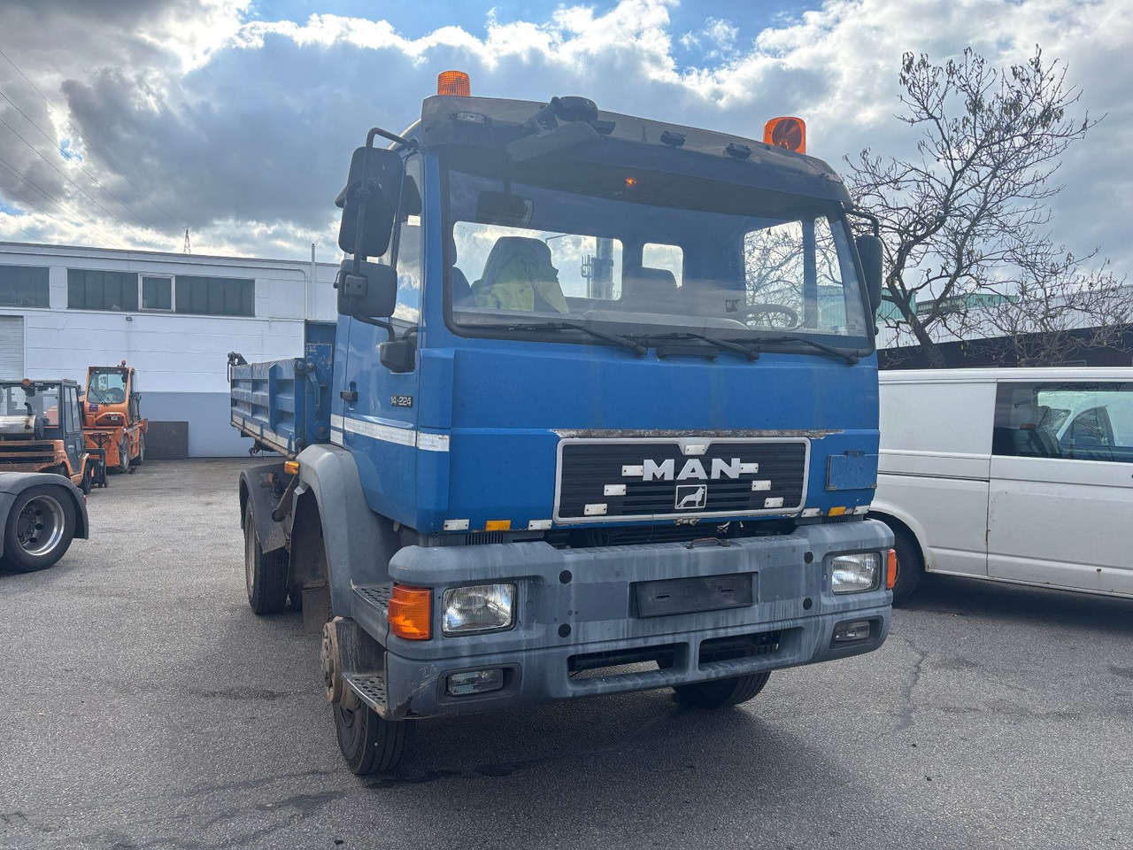 MAN 14.224 12.220 4x4 Meiller 3 Seitenkipper - Самосвал камион: снимка 4 MAN 14.224 12.220 4x4 Meiller 3 Seitenkipper - Самосвал камион: снимка 4