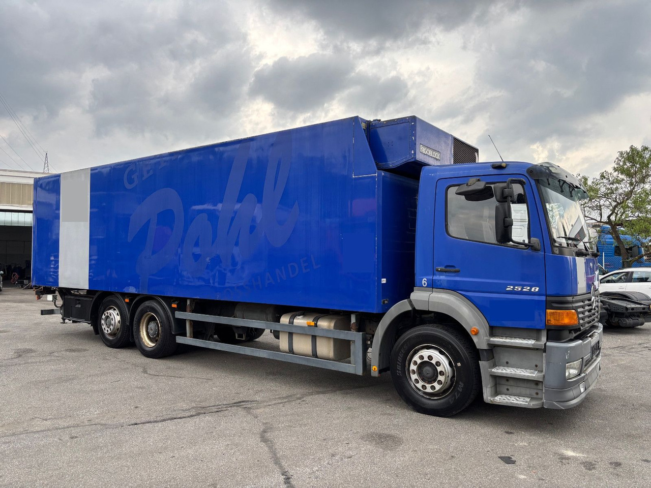 Mercedes-Benz 2528 L LBW/Klima/Frigoblock - Рефрижератор камион: снимка 3 Mercedes-Benz 2528 L LBW/Klima/Frigoblock - Рефрижератор камион: снимка 3