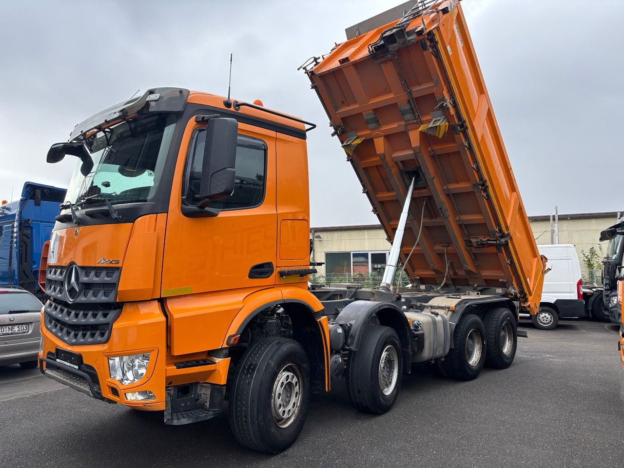 Mercedes-Benz Arocs 3248 8x4 MP5 Bordmatik/Klima/Plane - Самосвал камион: снимка 3 Mercedes-Benz Arocs 3248 8x4 MP5 Bordmatik/Klima/Plane - Самосвал камион: снимка 3