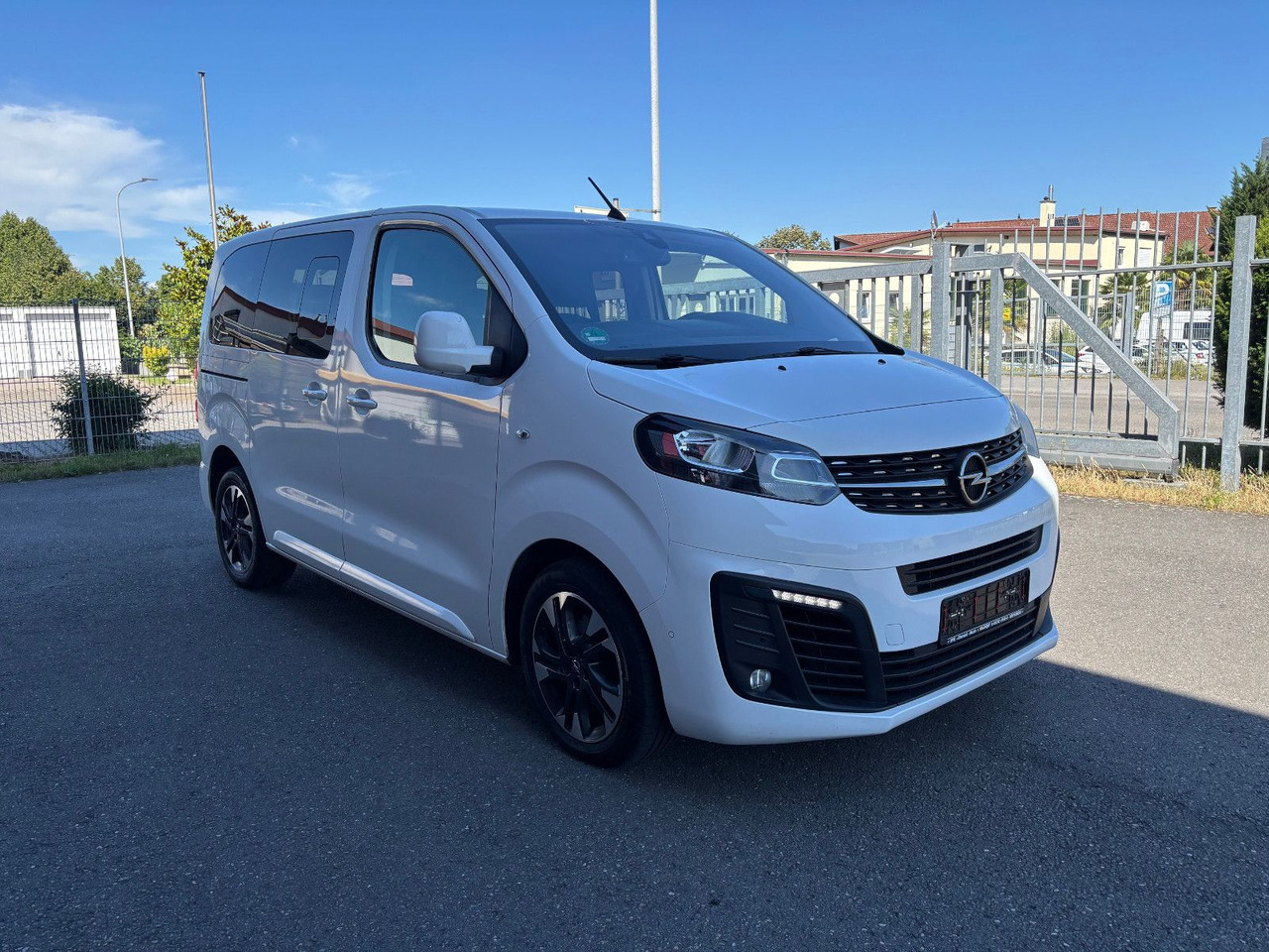 Opel Zafira Life Edition S - Пътнически бус: снимка 2 Opel Zafira Life Edition S - Пътнически бус: снимка 2