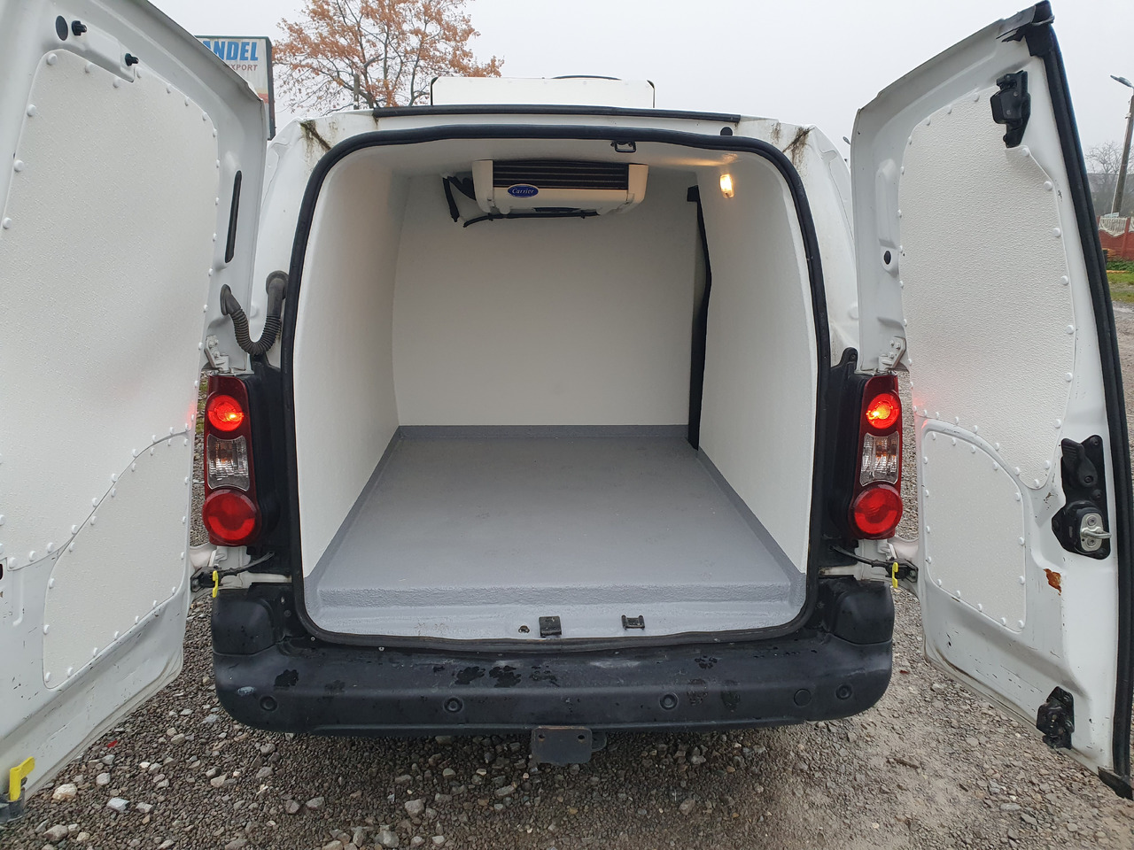 CITROËN Berlingo long chlodnia mroznia carrier Klima navi euro6 - Хладилен бус: снимка 2 CITROËN Berlingo long chlodnia mroznia carrier Klima navi euro6 - Хладилен бус: снимка 2