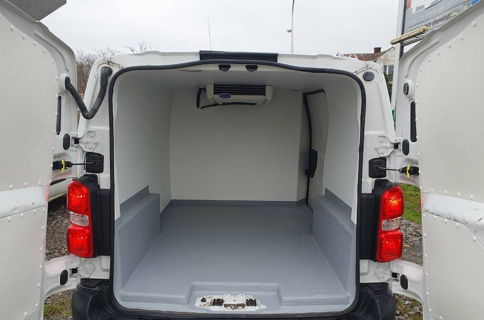 Citroen JUMPY CHLODNIA MROZNIA CARRIER+230V KLIMA EURO6 - Хладилен бус: снимка 2 Citroen JUMPY CHLODNIA MROZNIA CARRIER+230V KLIMA EURO6 - Хладилен бус: снимка 2