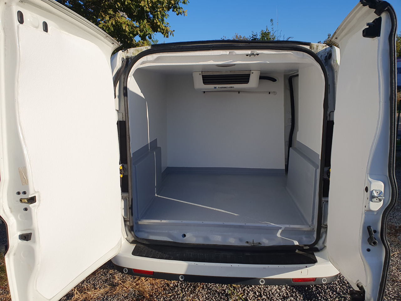 FIAT DOBLO CHLODNIA THERMOKING KLIMA EURO6 - Хладилен бус: снимка 1 FIAT DOBLO CHLODNIA THERMOKING KLIMA EURO6 - Хладилен бус: снимка 1