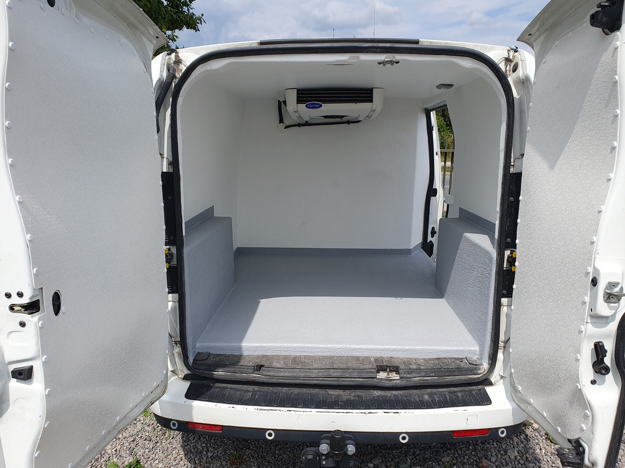 FIAT DOBLO LONG CHLODNIA carrier KLIMA EURO6 - Хладилен бус: снимка 1 FIAT DOBLO LONG CHLODNIA carrier KLIMA EURO6 - Хладилен бус: снимка 1