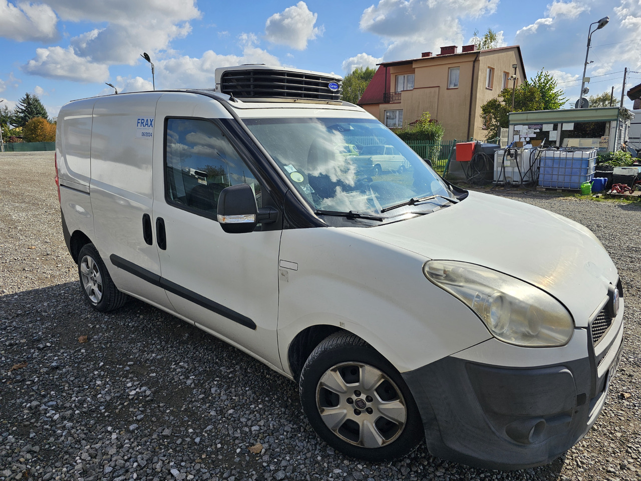 Fiat Doblo chlodnia mroznia carrier +230v - 18 C euro5 - Хладилен бус: снимка 1 Fiat Doblo chlodnia mroznia carrier +230v - 18 C euro5 - Хладилен бус: снимка 1