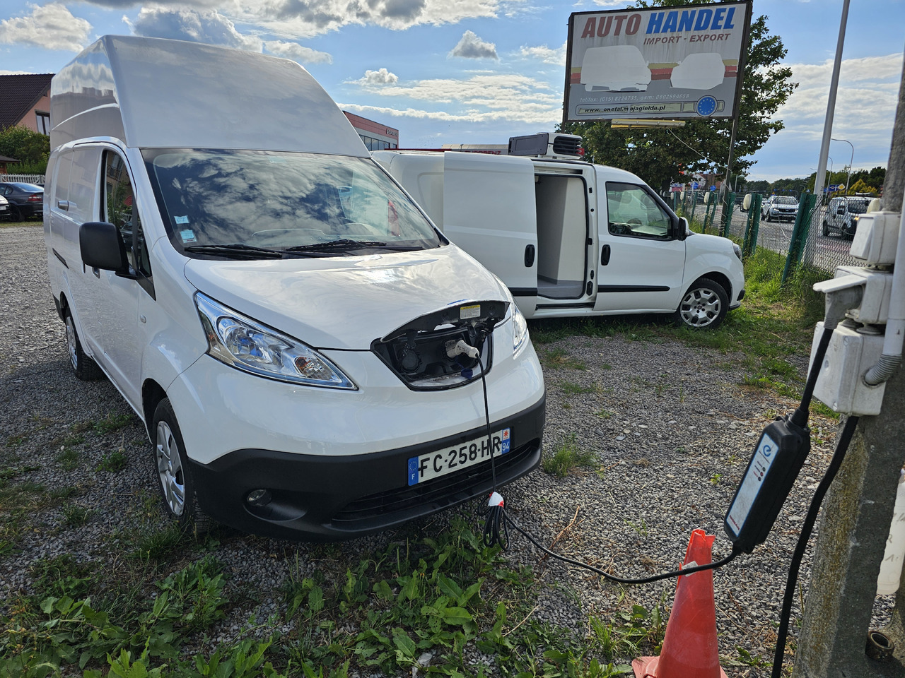 NISSAN E-NV200 ELEKTRYCZNY 40 KV 250 km KLIMA KAMERA - Малък ван, Електрически бус: снимка 3 NISSAN E-NV200 ELEKTRYCZNY 40 KV 250 km KLIMA KAMERA - Малък ван, Електрически бус: снимка 3