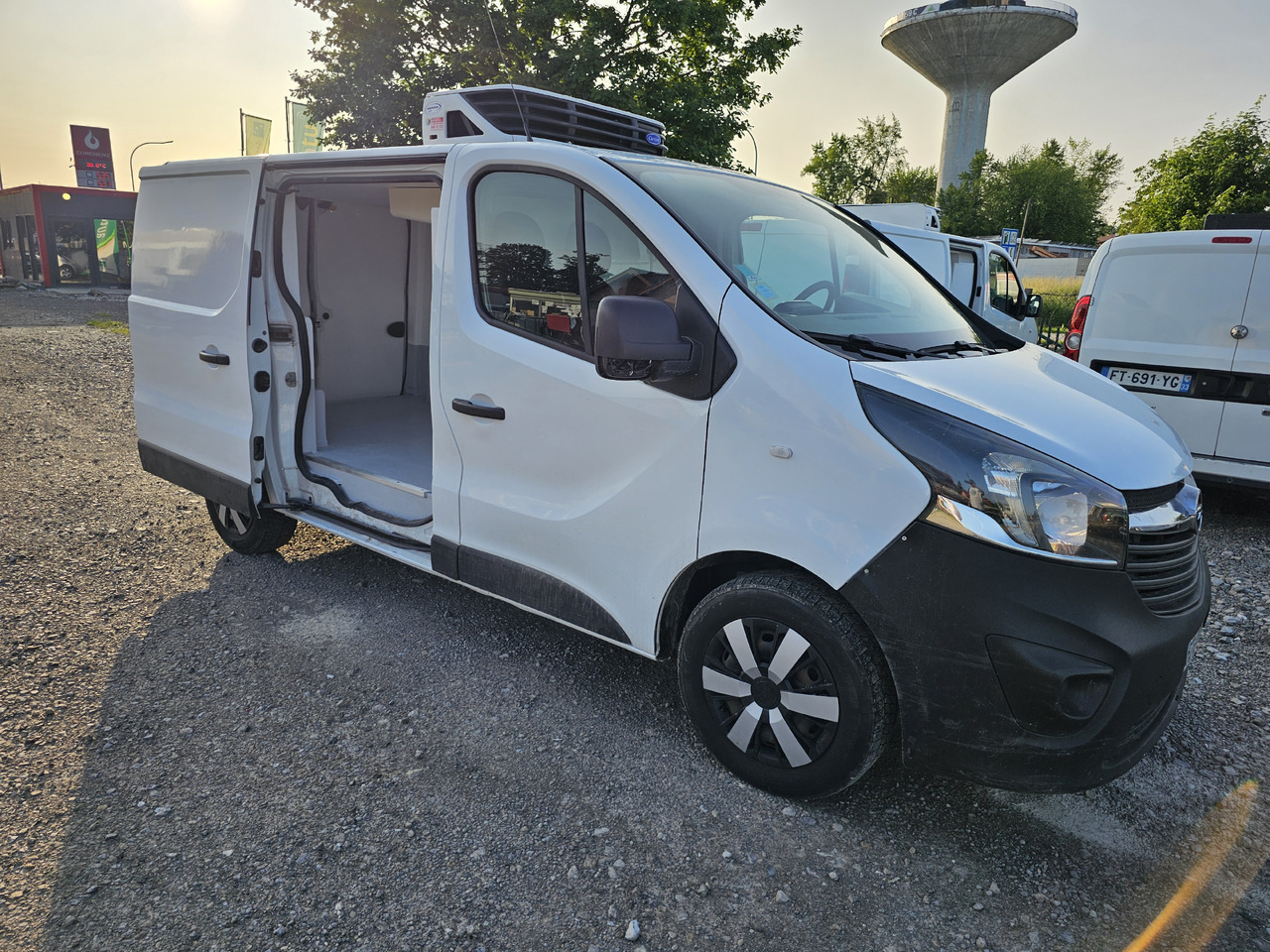Opel VIVARO CHLODNIA CARRIER+230V CHLODZI GRZEJE KLIMA EURO6 - Хладилен бус: снимка 1 Opel VIVARO CHLODNIA CARRIER+230V CHLODZI GRZEJE KLIMA EURO6 - Хладилен бус: снимка 1