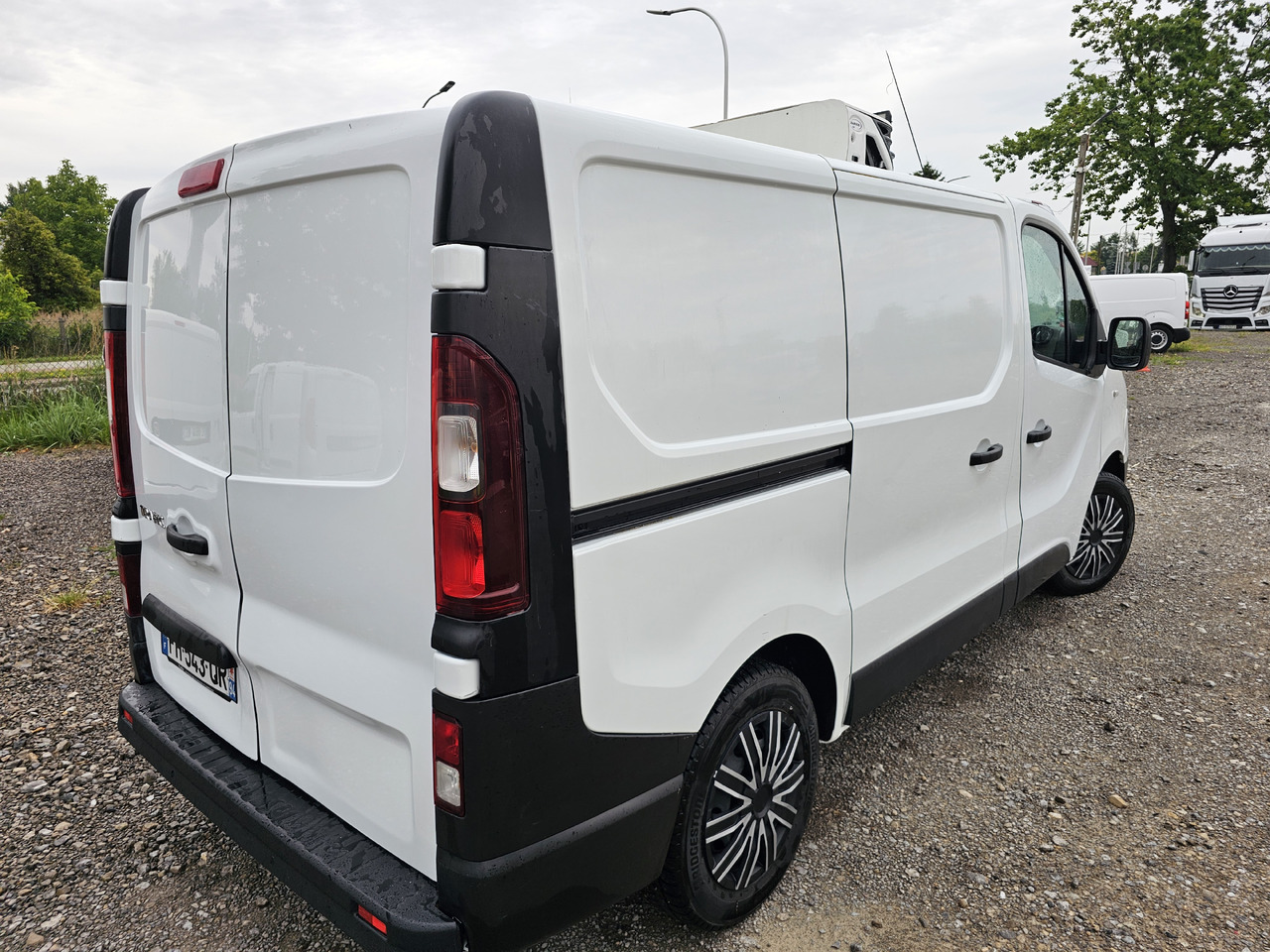 RENAULT TRAFIC CHLODNIA MROZNIA CARRIER+230V KLIMA EURO6 - Хладилен бус: снимка 4 RENAULT TRAFIC CHLODNIA MROZNIA CARRIER+230V KLIMA EURO6 - Хладилен бус: снимка 4