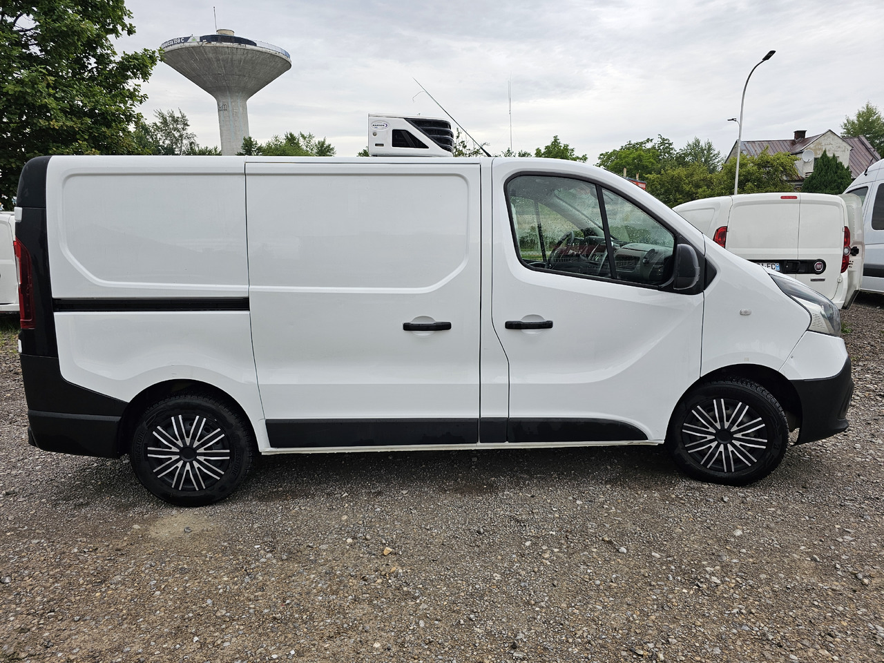 RENAULT TRAFIC CHLODNIA MROZNIA CARRIER+230V KLIMA EURO6 - Хладилен бус: снимка 3 RENAULT TRAFIC CHLODNIA MROZNIA CARRIER+230V KLIMA EURO6 - Хладилен бус: снимка 3