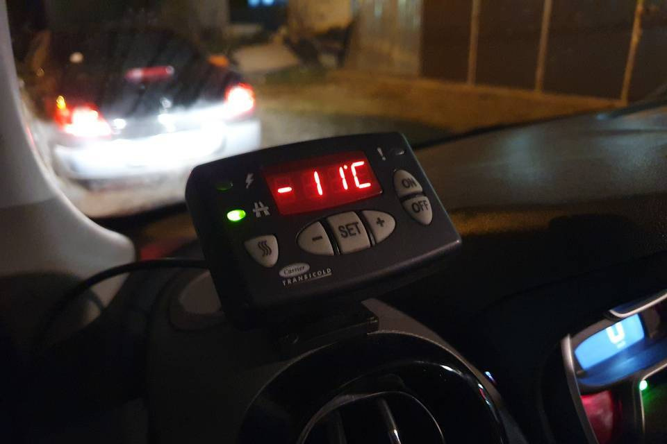 RENAULT TRAFIC CHLODNIA MROZNIA CARRIER+230V KLIMA EURO6 - Хладилен бус: снимка 5 RENAULT TRAFIC CHLODNIA MROZNIA CARRIER+230V KLIMA EURO6 - Хладилен бус: снимка 5