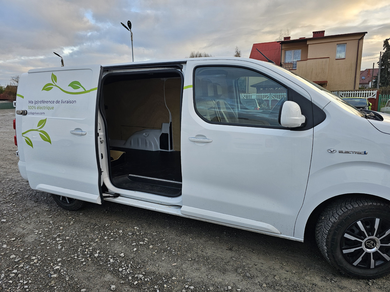 Малък ван, Електрически бус TOYOTA PROACE LONG ELECTRIC 75 KWH KLIMA NAVI KAMERA: снимка 17 Малък ван, Електрически бус TOYOTA PROACE LONG ELECTRIC 75 KWH KLIMA NAVI KAMERA: снимка 17