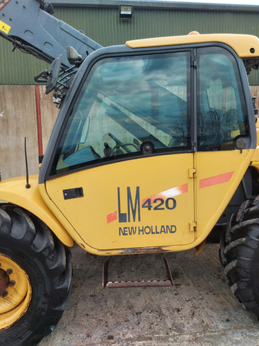 2000 New Holland LM420 - Телескопичен товарач: снимка 3 2000 New Holland LM420 - Телескопичен товарач: снимка 3