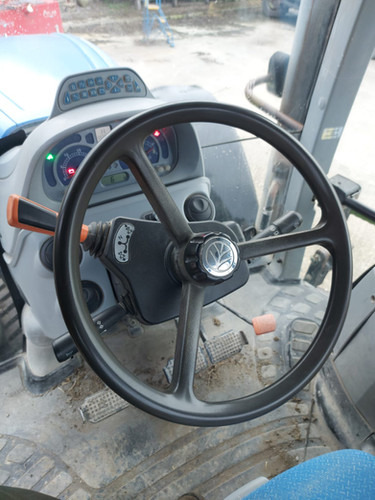 Трактор 2011 New Holland T7040: снимка 8