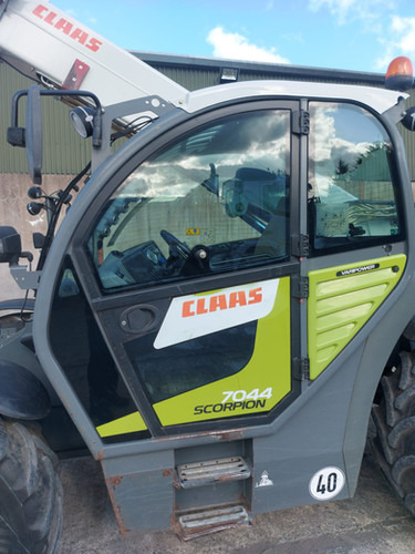 Claas Scorpion 7044 - Телескопичен товарач: снимка 5 Claas Scorpion 7044 - Телескопичен товарач: снимка 5