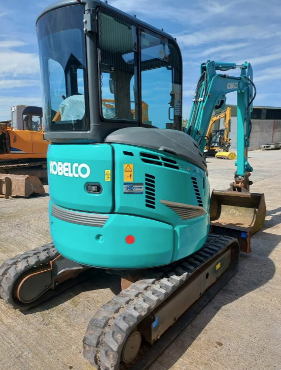 KOBELCO SK28SR-6 - Мини багер: снимка 2 KOBELCO SK28SR-6 - Мини багер: снимка 2