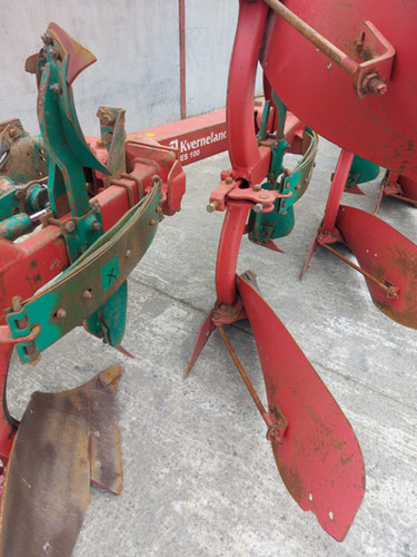 Kverneland ES 100-200-28 - Плуг: снимка 3 Kverneland ES 100-200-28 - Плуг: снимка 3