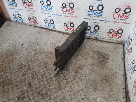 Case 5120, 5130, 5150, 5220 Rail Support Rh 1531066c1, T104005 - Окачване на кабината: снимка 2 Case 5120, 5130, 5150, 5220 Rail Support Rh 1531066c1, T104005 - Окачване на кабината: снимка 2