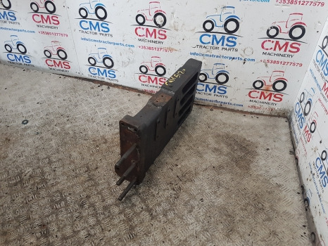 Case 5120, 5130, 5150, 5220 Rail Support Rh 1531066c1, T104005 - Окачване на кабината: снимка 5 Case 5120, 5130, 5150, 5220 Rail Support Rh 1531066c1, T104005 - Окачване на кабината: снимка 5
