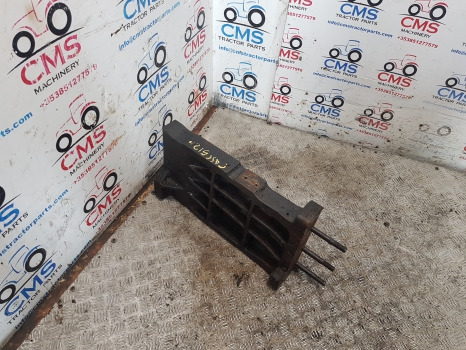 Case 5120, 5130, 5150, 5220 Rail Support Rh 1531066c1, T104005 - Окачване на кабината: снимка 3 Case 5120, 5130, 5150, 5220 Rail Support Rh 1531066c1, T104005 - Окачване на кабината: снимка 3