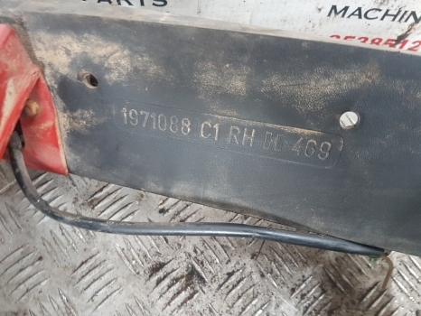 Case International 885xl, 955xl, 1055xl Mudguard Fender Rhs 3234485r1, 3404863r2 - Калник за Трактор: снимка 5 Case International 885xl, 955xl, 1055xl Mudguard Fender Rhs 3234485r1, 3404863r2 - Калник за Трактор: снимка 5