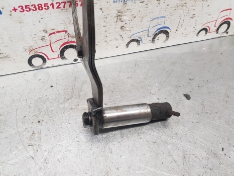 Задна ос за Трактор Case International 956, 1056 Rear Axle Differential Fork 3230701r91, 2706178r93: снимка 8 Задна ос за Трактор Case International 956, 1056 Rear Axle Differential Fork 3230701r91, 2706178r93: снимка 8