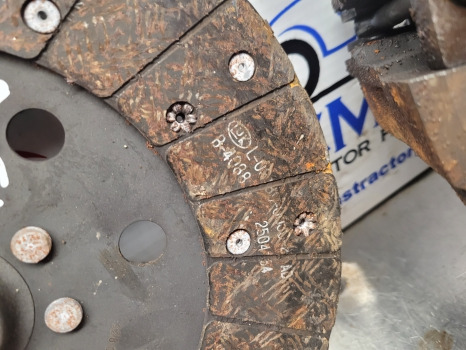 Case Jx80 New Holland Td80, Td80d Clutch Kit 228018610, 5097925, 47953610 - Съединител и части за Трактор: снимка 4 Case Jx80 New Holland Td80, Td80d Clutch Kit 228018610, 5097925, 47953610 - Съединител и части за Трактор: снимка 4